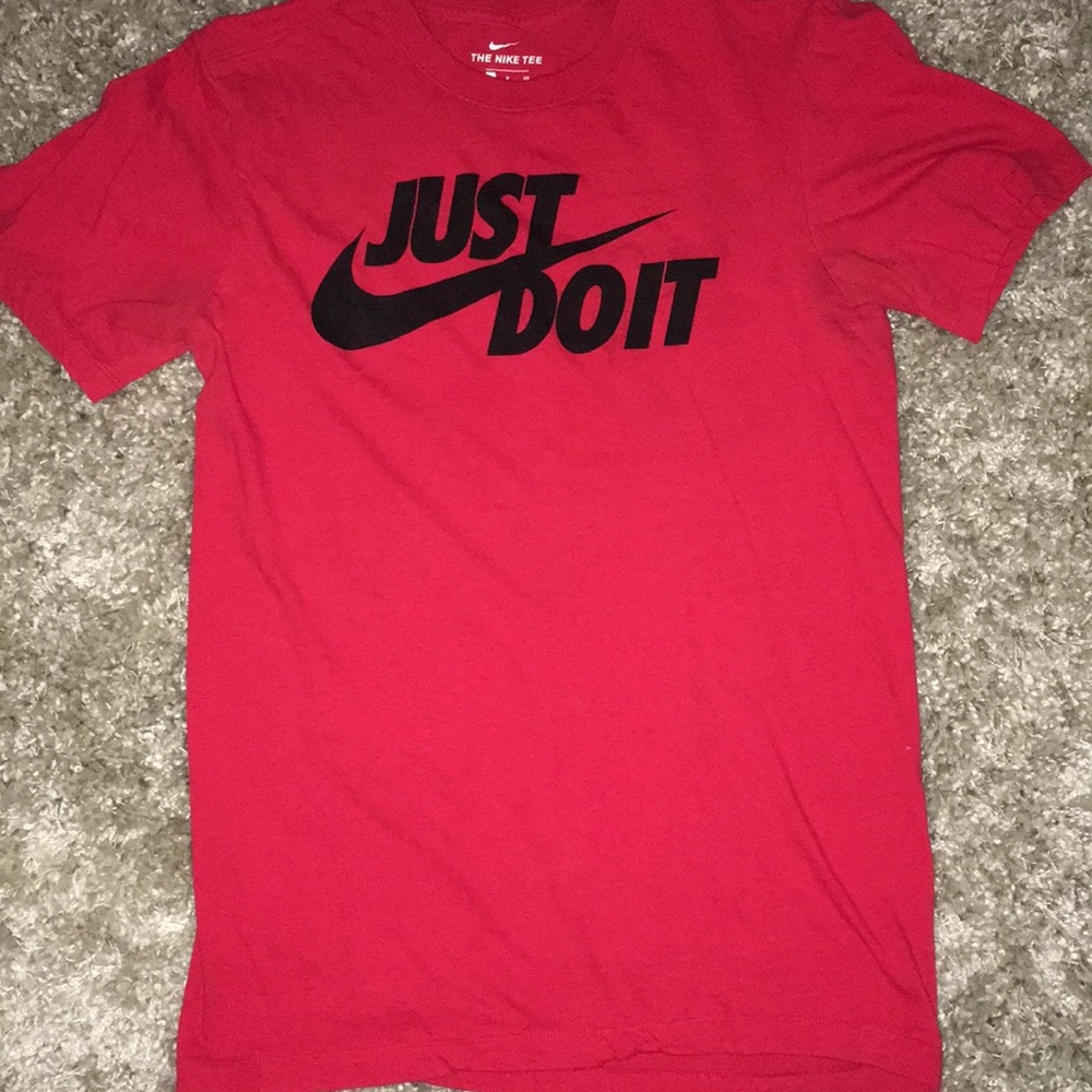 Small Men’s Nike Shirt